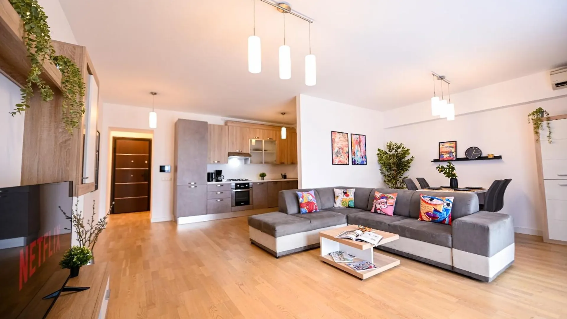 Lägenhet Amazing Stay - Modern 1Br With Balcony In Aviatiei Bukarest