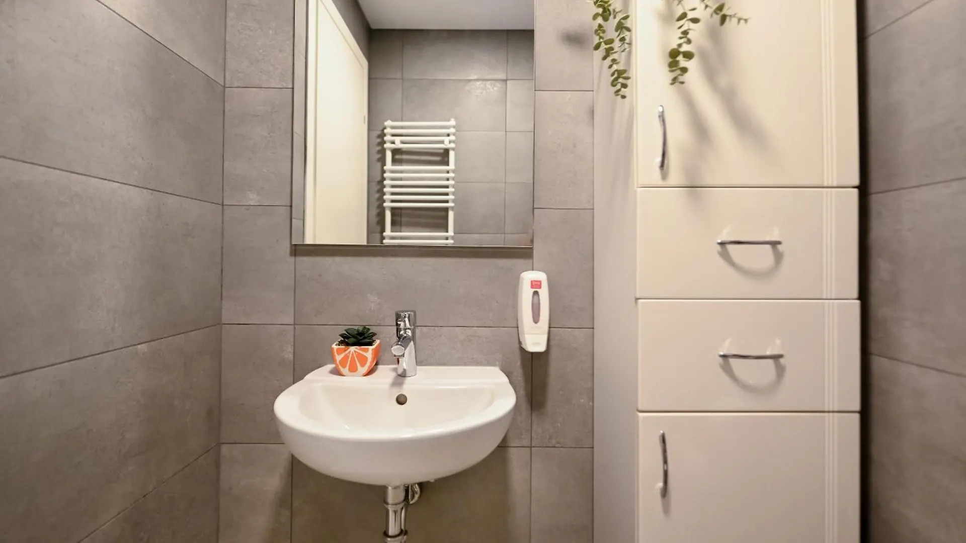 Lägenhet Amazing Stay - Modern 1Br With Balcony In Aviatiei Bukarest Rumänien