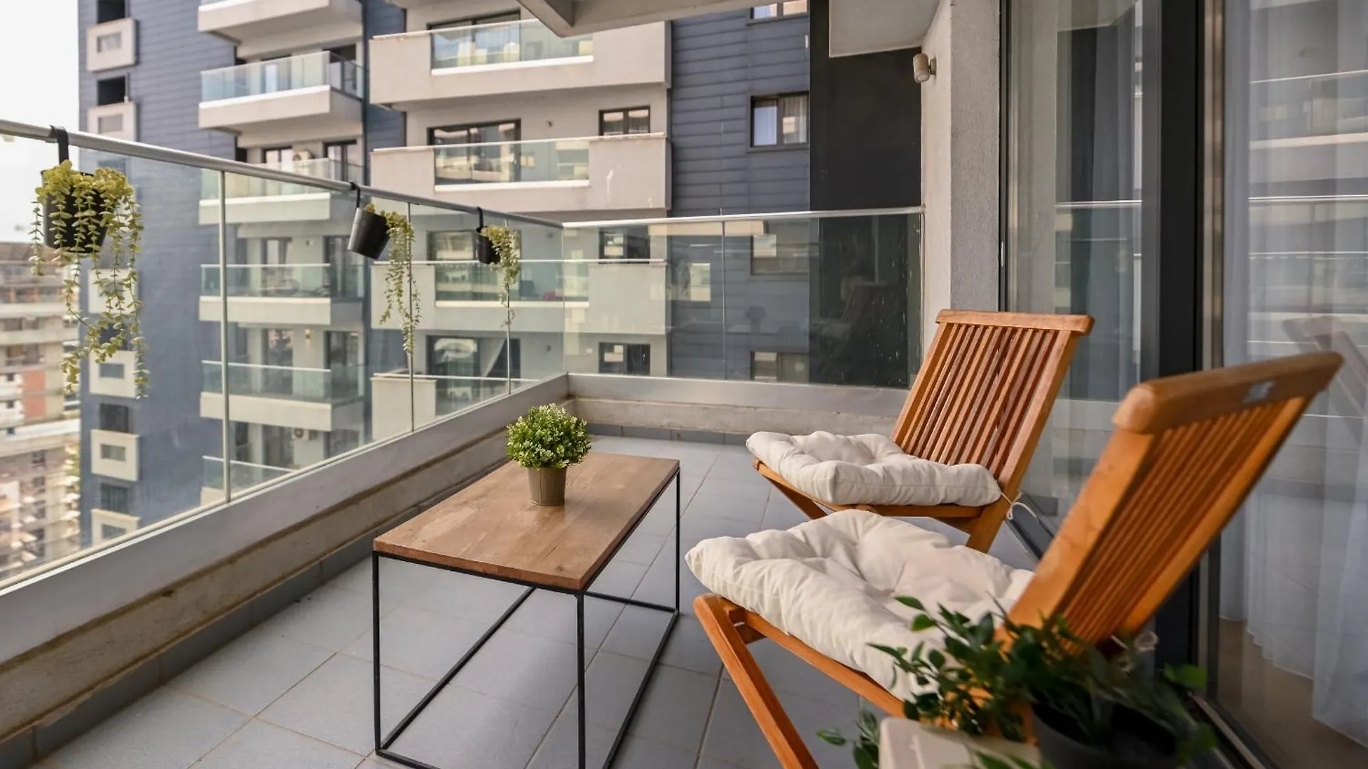 Amazing Stay - Modern 1Br With Balcony In Aviatiei Bucharest Apartment