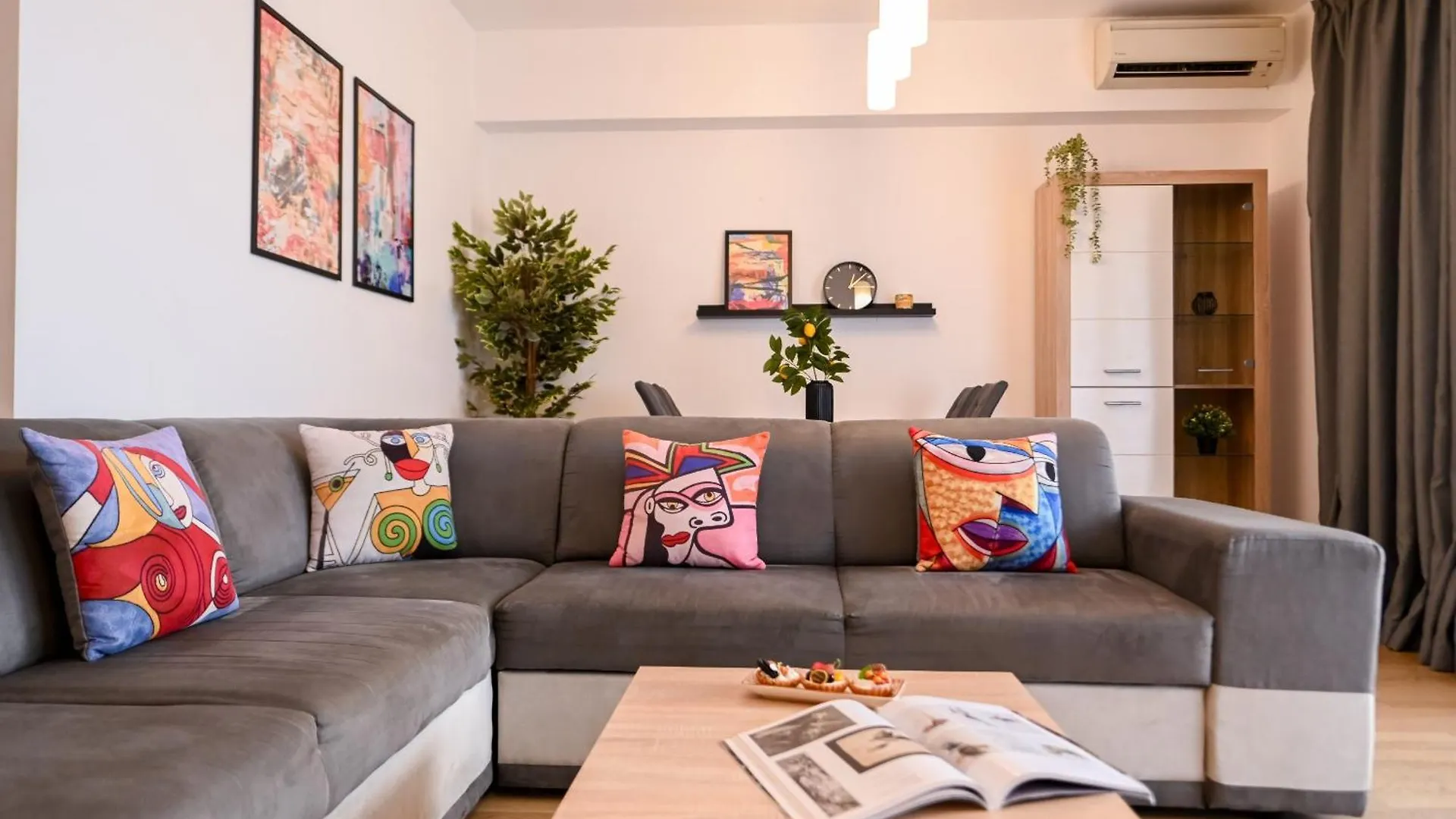 Amazing Stay - Modern 1Br With Balcony In Aviatiei Bucharest Apartment