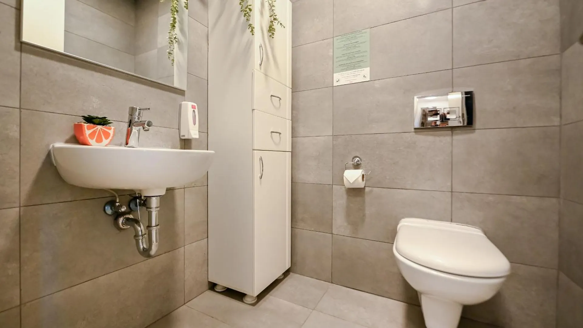 Apartment Amazing Stay - Modern 1Br With Balcony In Aviatiei Bucharest